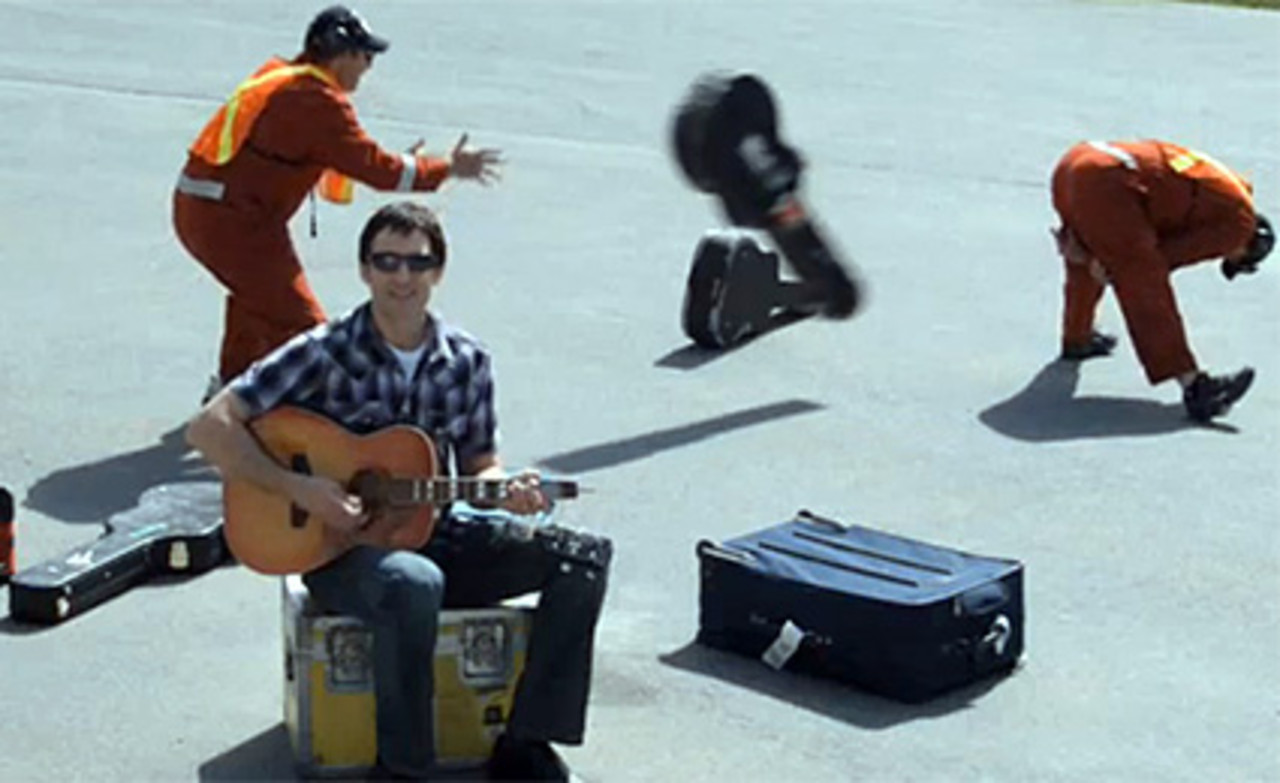 Crisis en redes sociales: United breaks guitars